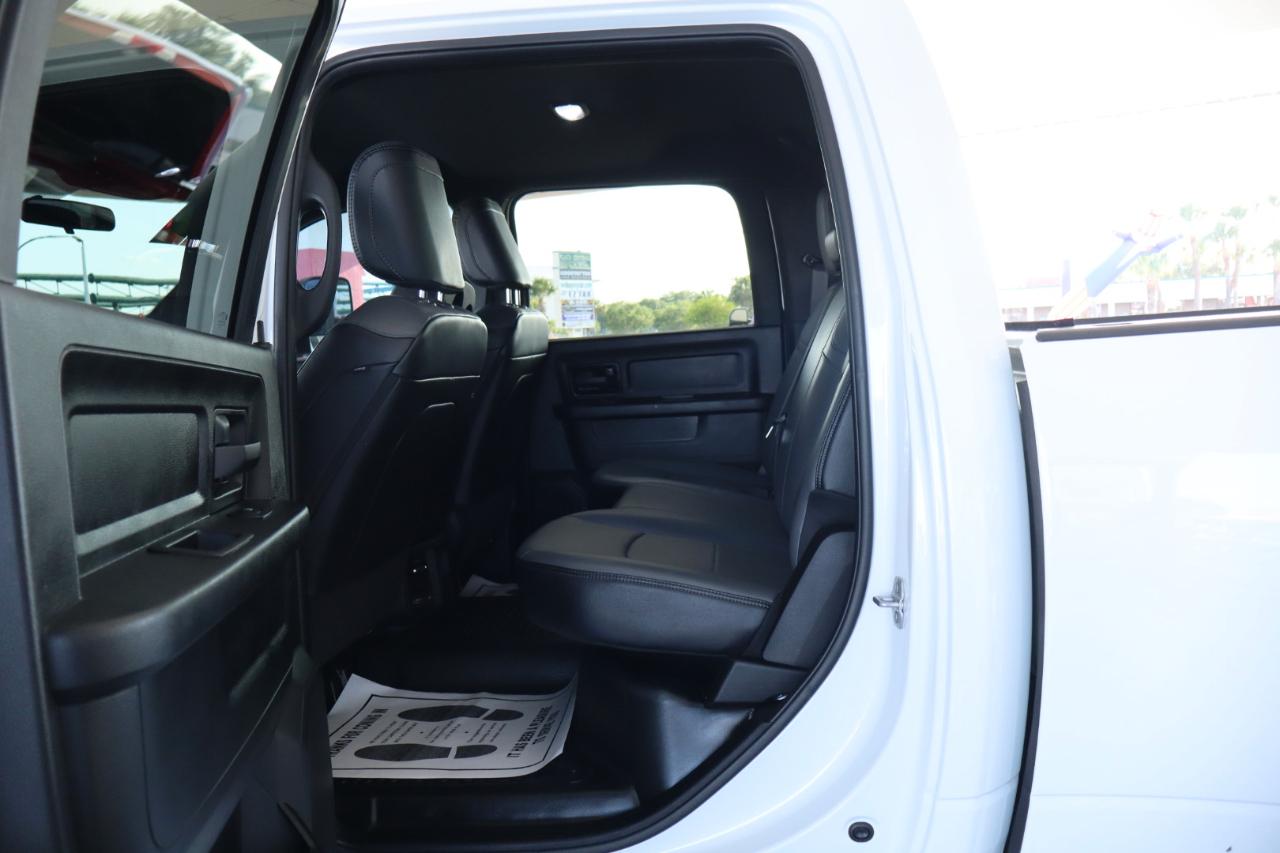 RAM 3500 Tradesman 4x4 Crew Cab 8' Box 2022