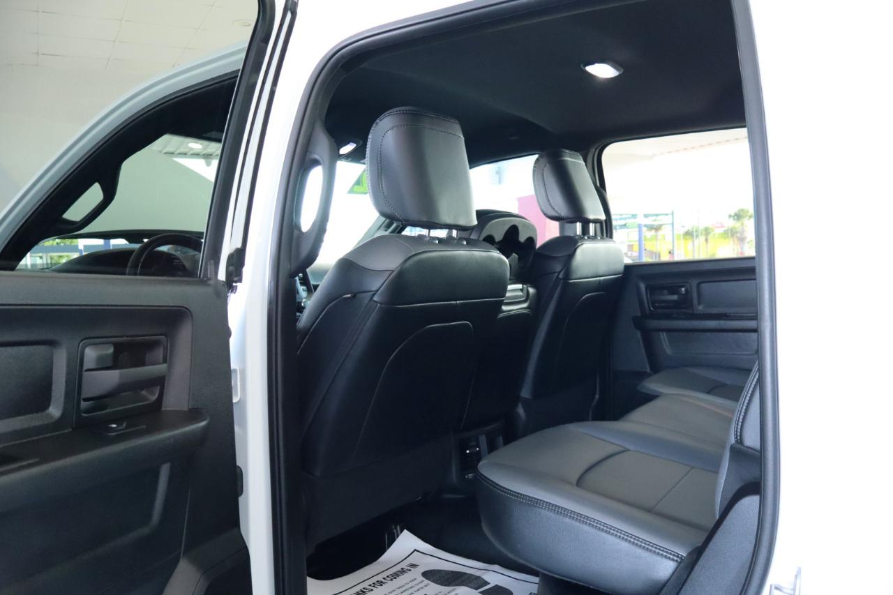 RAM 3500 Tradesman 4x4 Crew Cab 8' Box 2022