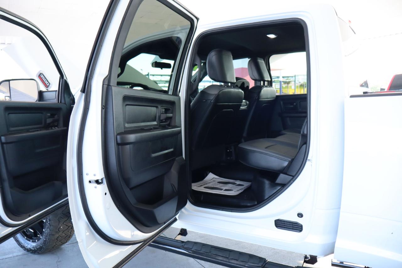 RAM 3500 Tradesman 4x4 Crew Cab 8' Box 2022