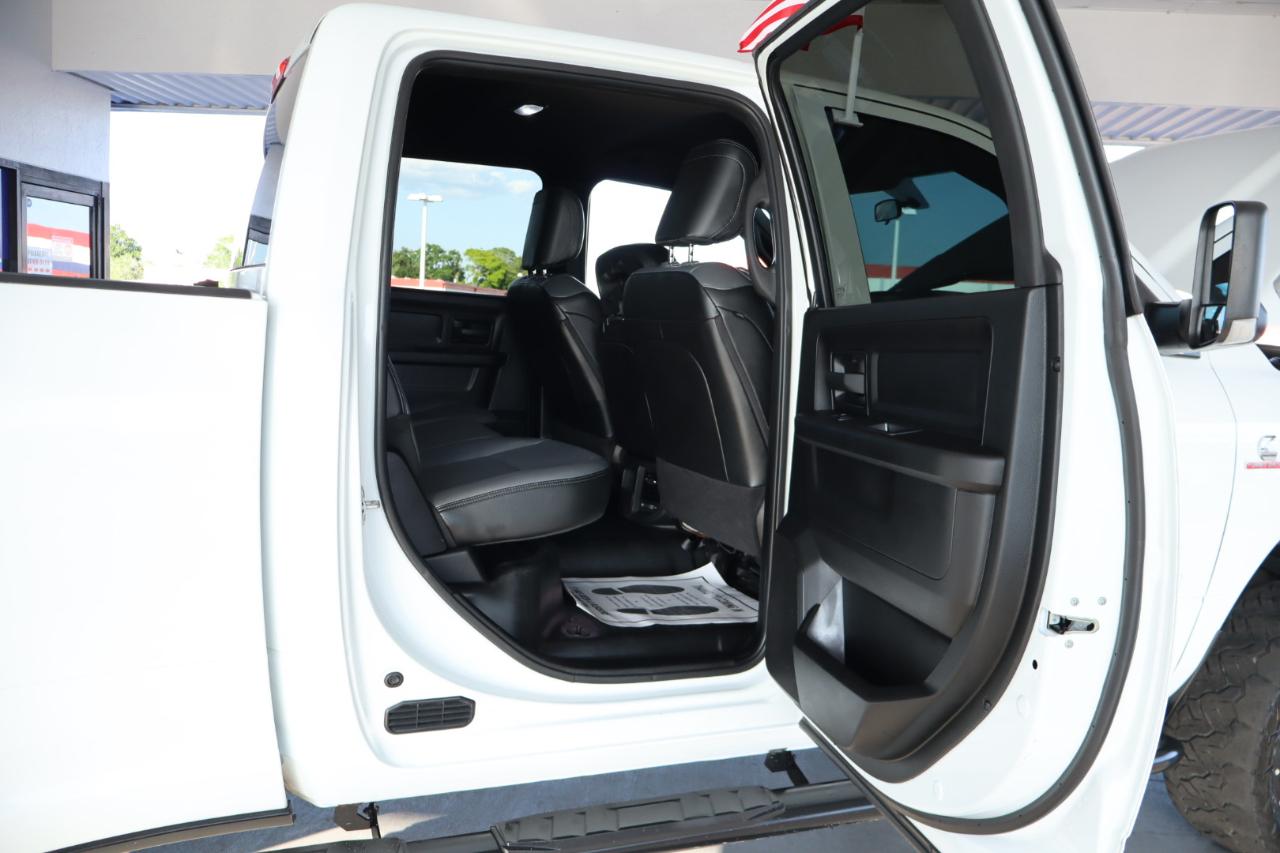 RAM 3500 Tradesman 4x4 Crew Cab 8' Box 2022