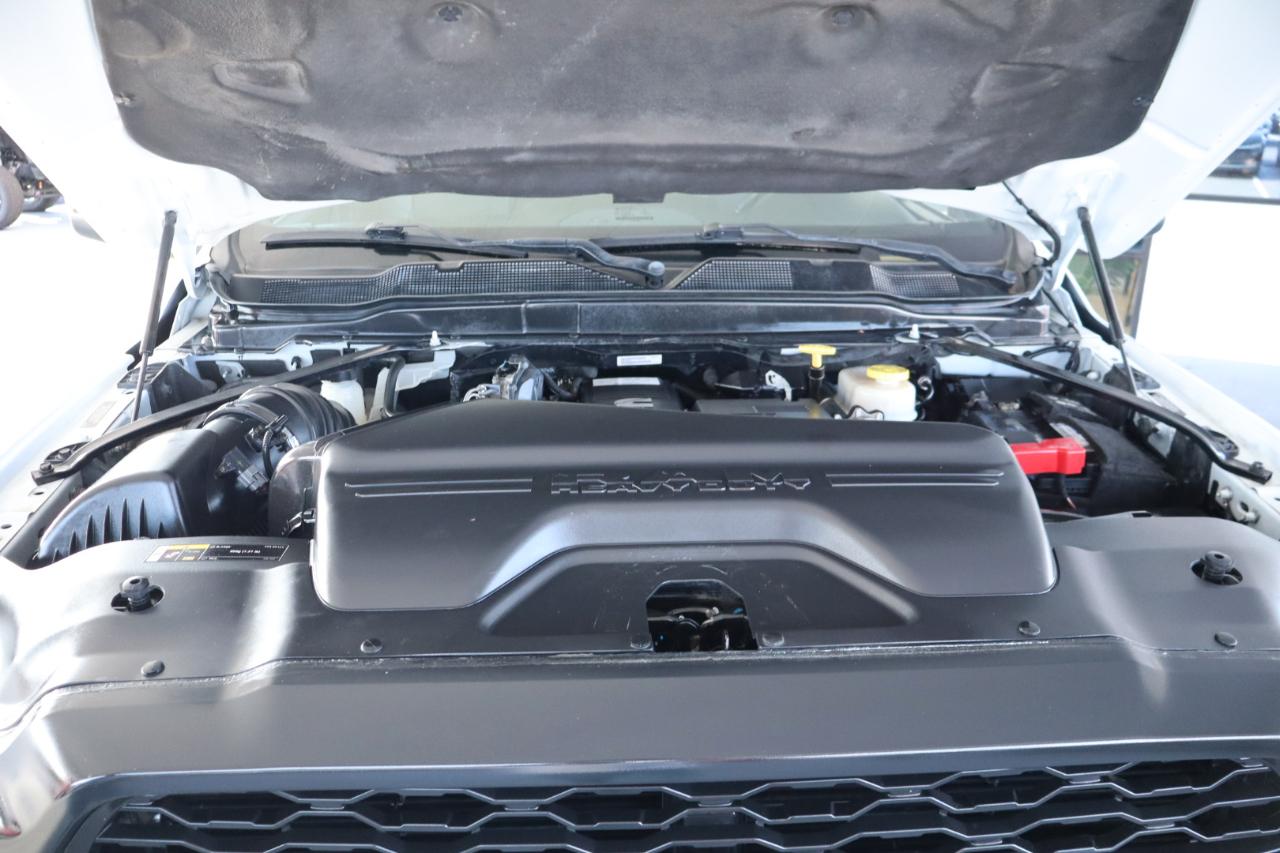 RAM 3500 Tradesman 4x4 Crew Cab 8' Box 2022