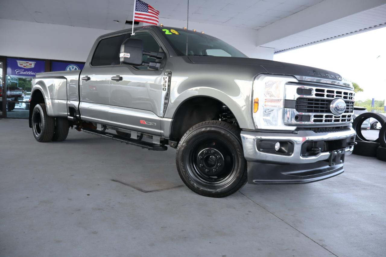 Ford Super Duty F-350 DRW Crew Cab 176" WB XLT 2024