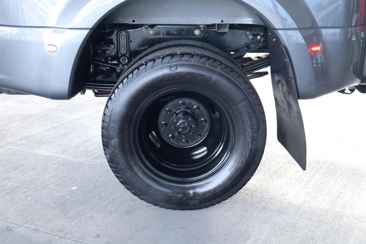 Ford Super Duty F-350 DRW Crew Cab 176" WB XLT 2024