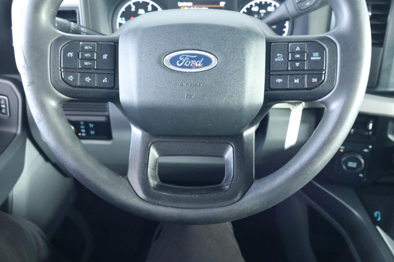 Ford Super Duty F-350 DRW Crew Cab 176" WB XLT 2024