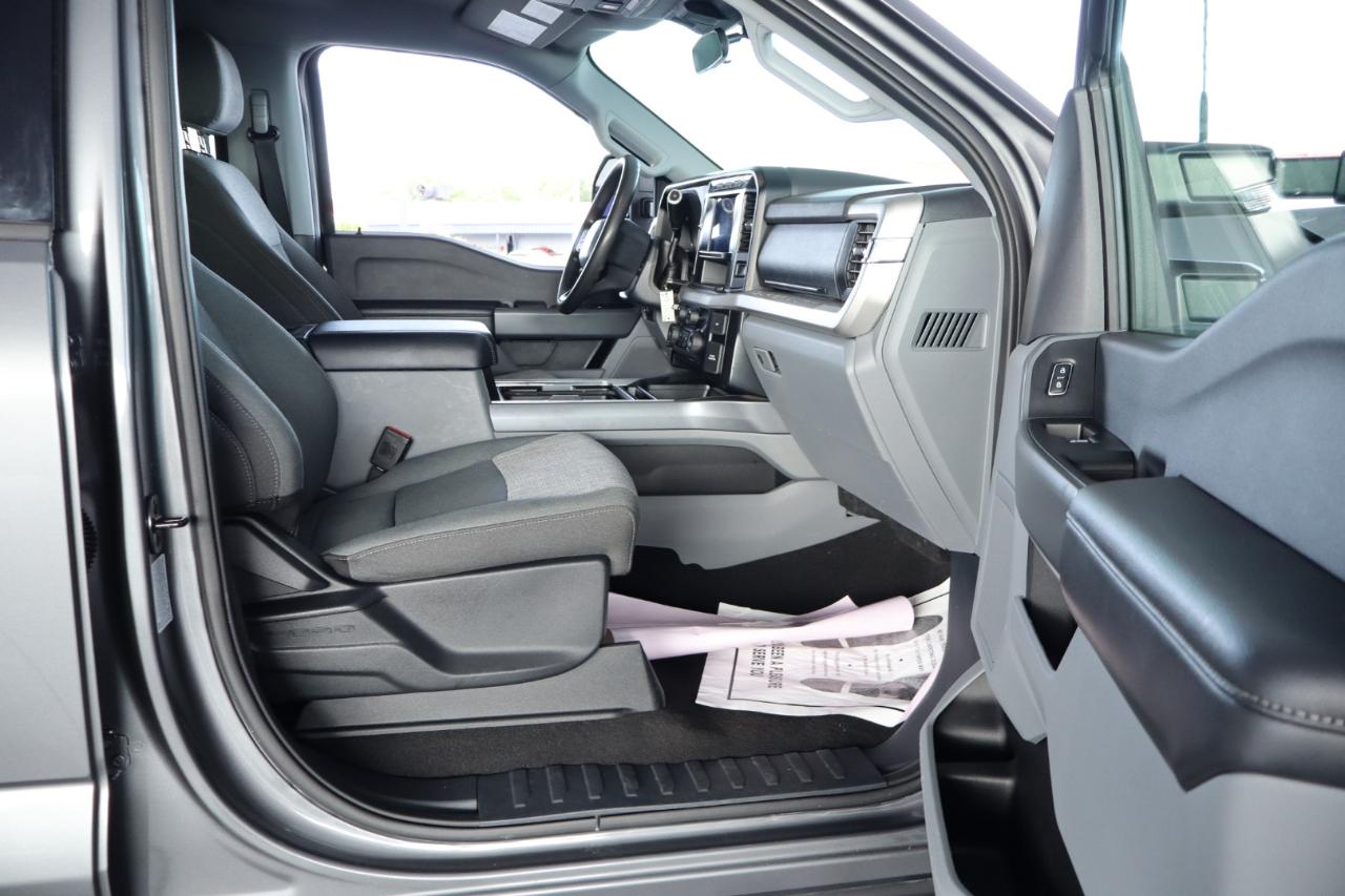 Ford Super Duty F-350 DRW Crew Cab 176" WB XLT 2024