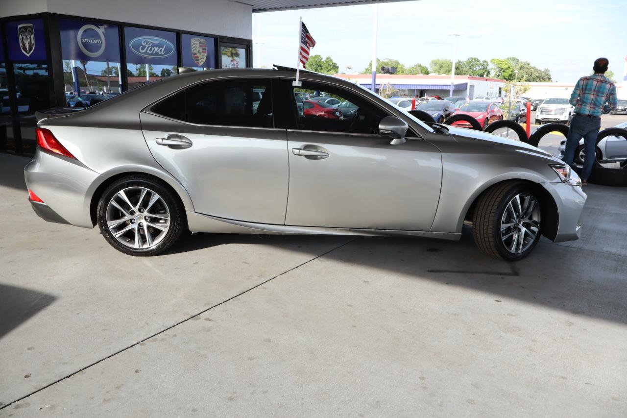 Lexus IS IS 300 RWD 2020