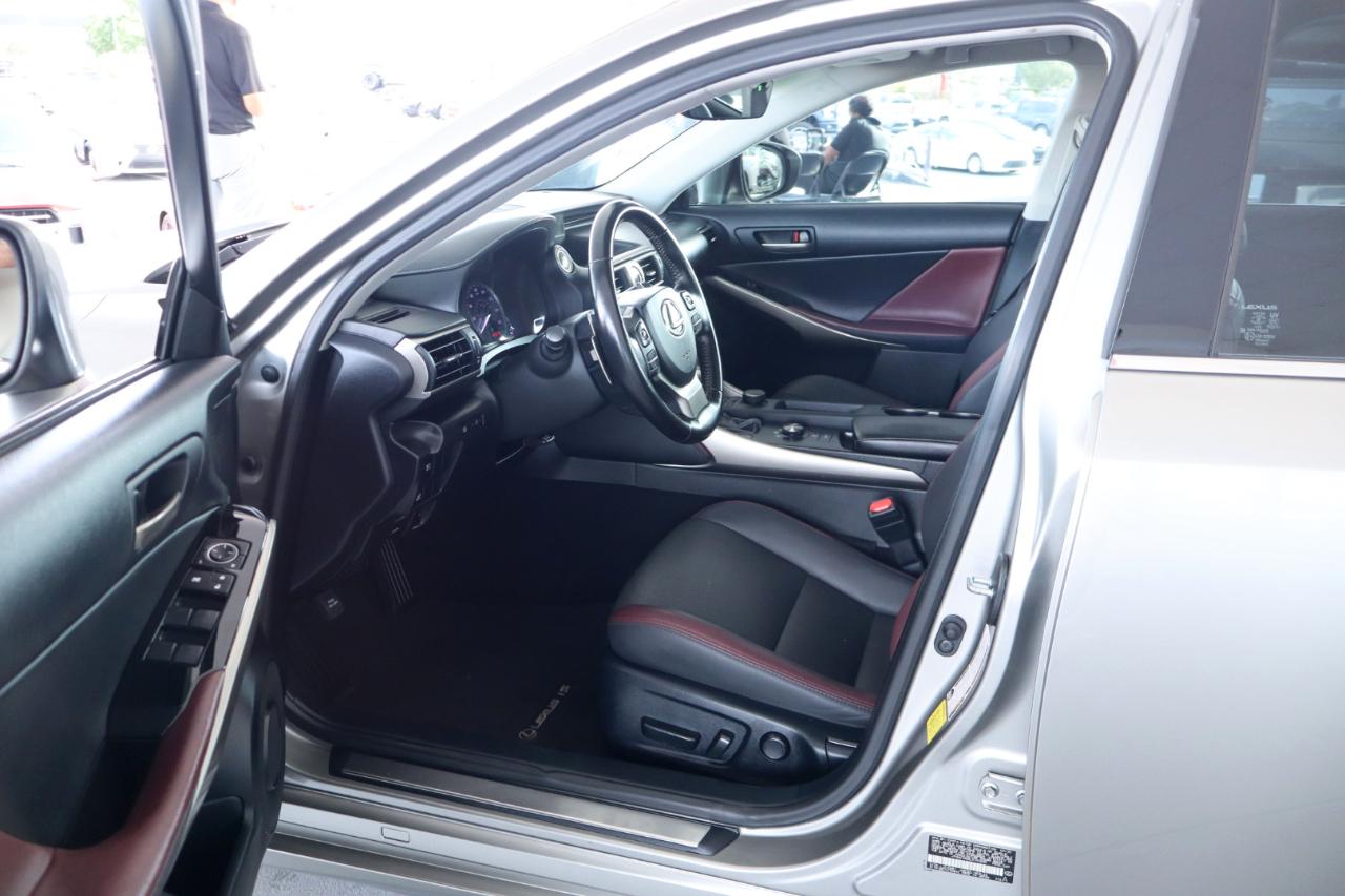 Lexus IS IS 300 RWD 2020