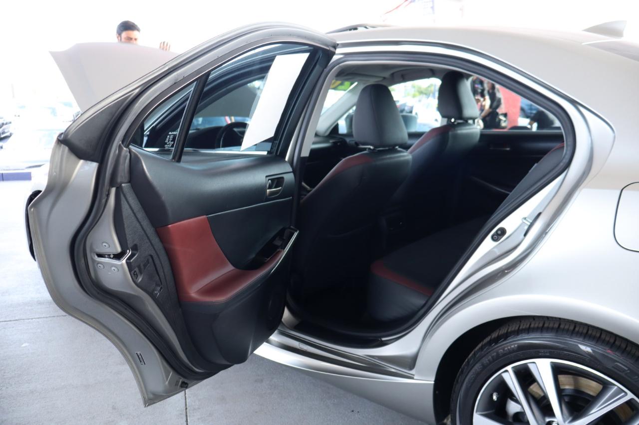 Lexus IS IS 300 RWD 2020