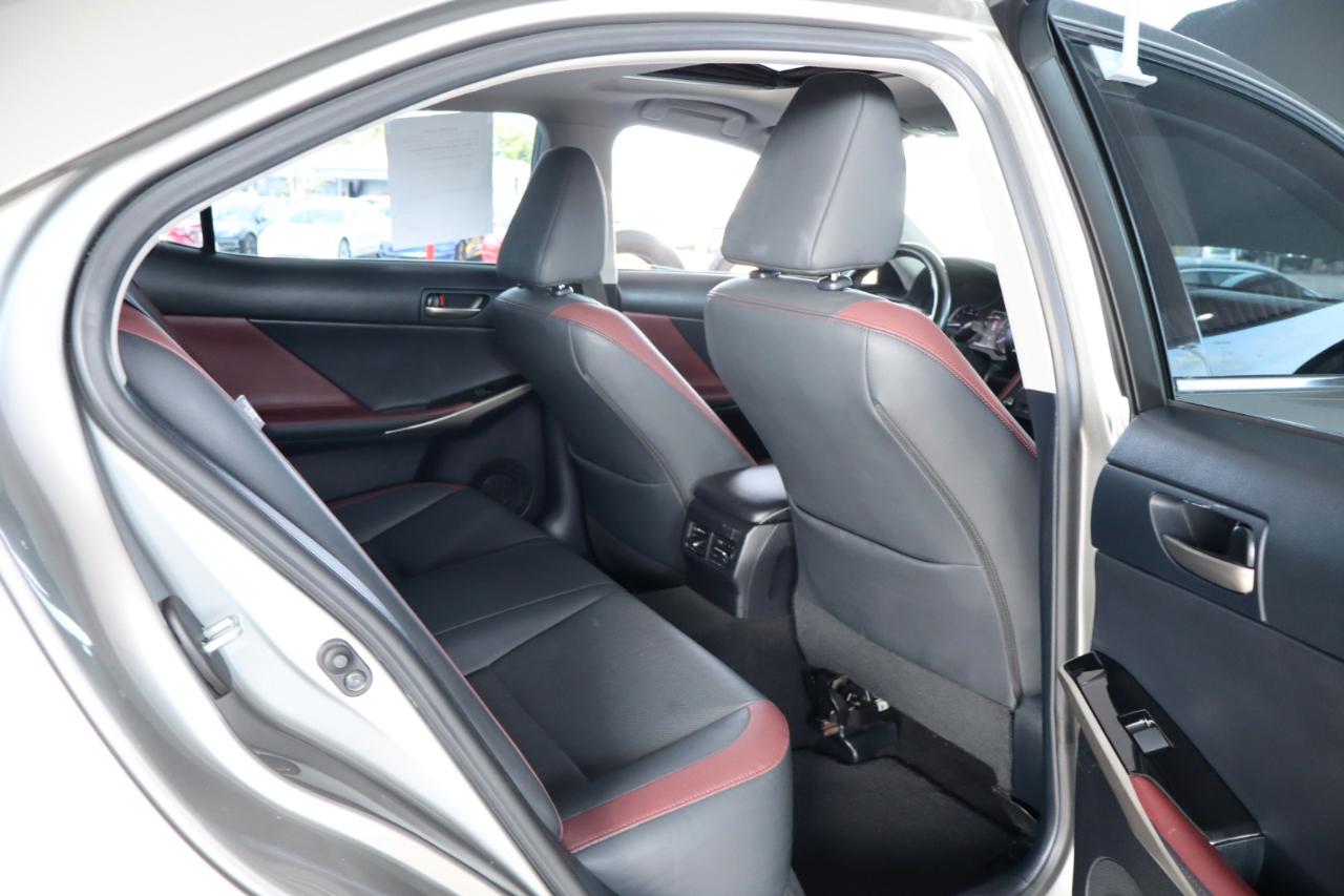 Lexus IS IS 300 RWD 2020