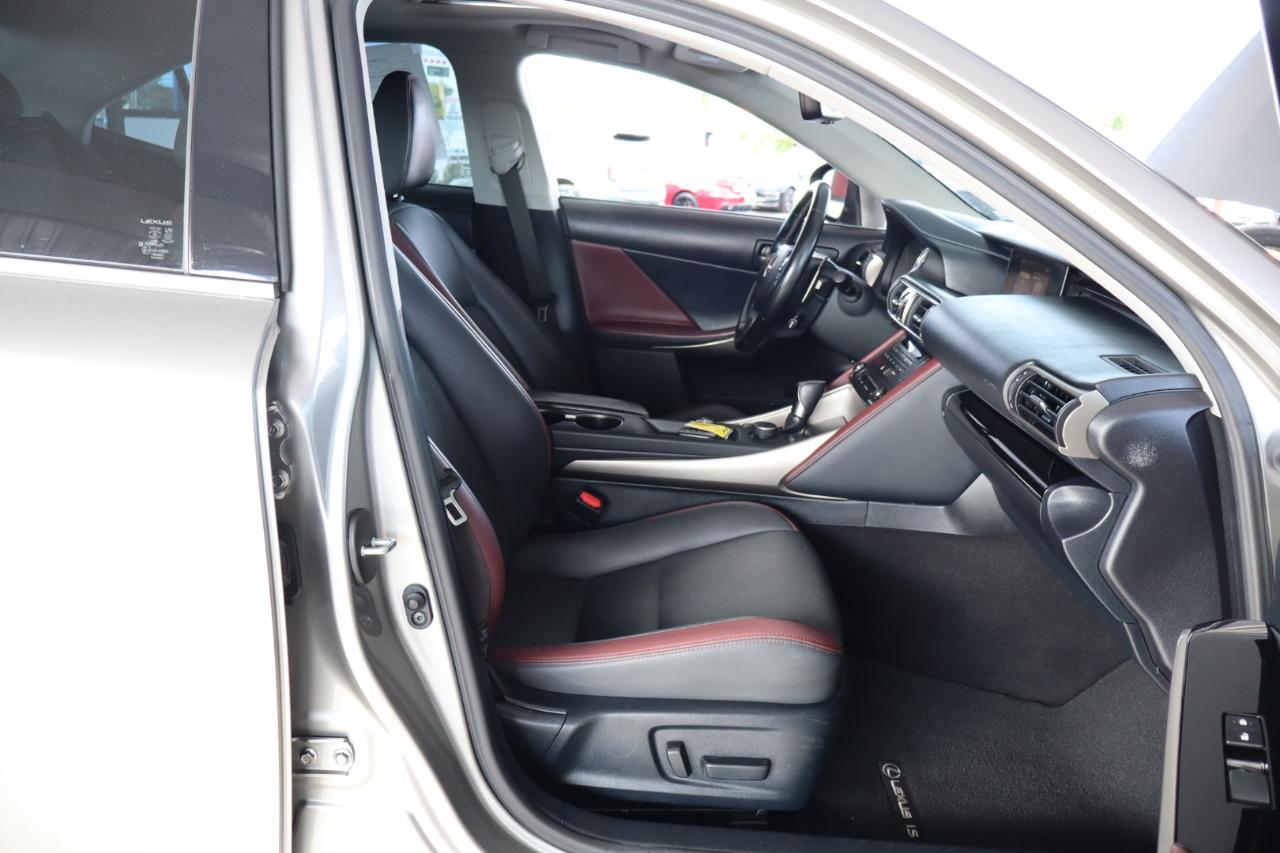 Lexus IS IS 300 RWD 2020