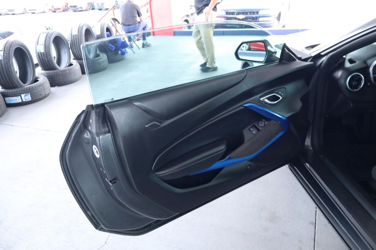 Chevrolet Camaro 2dr Cpe 1LT 2017