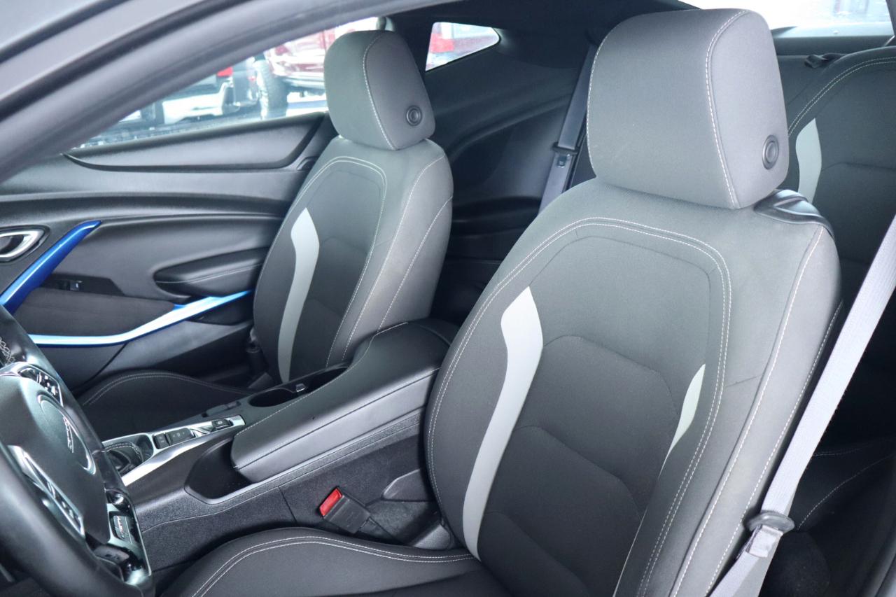 Chevrolet Camaro 2dr Cpe 1LT 2017