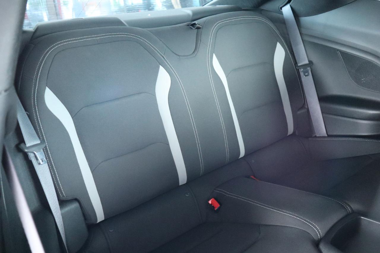 Chevrolet Camaro 2dr Cpe 1LT 2017