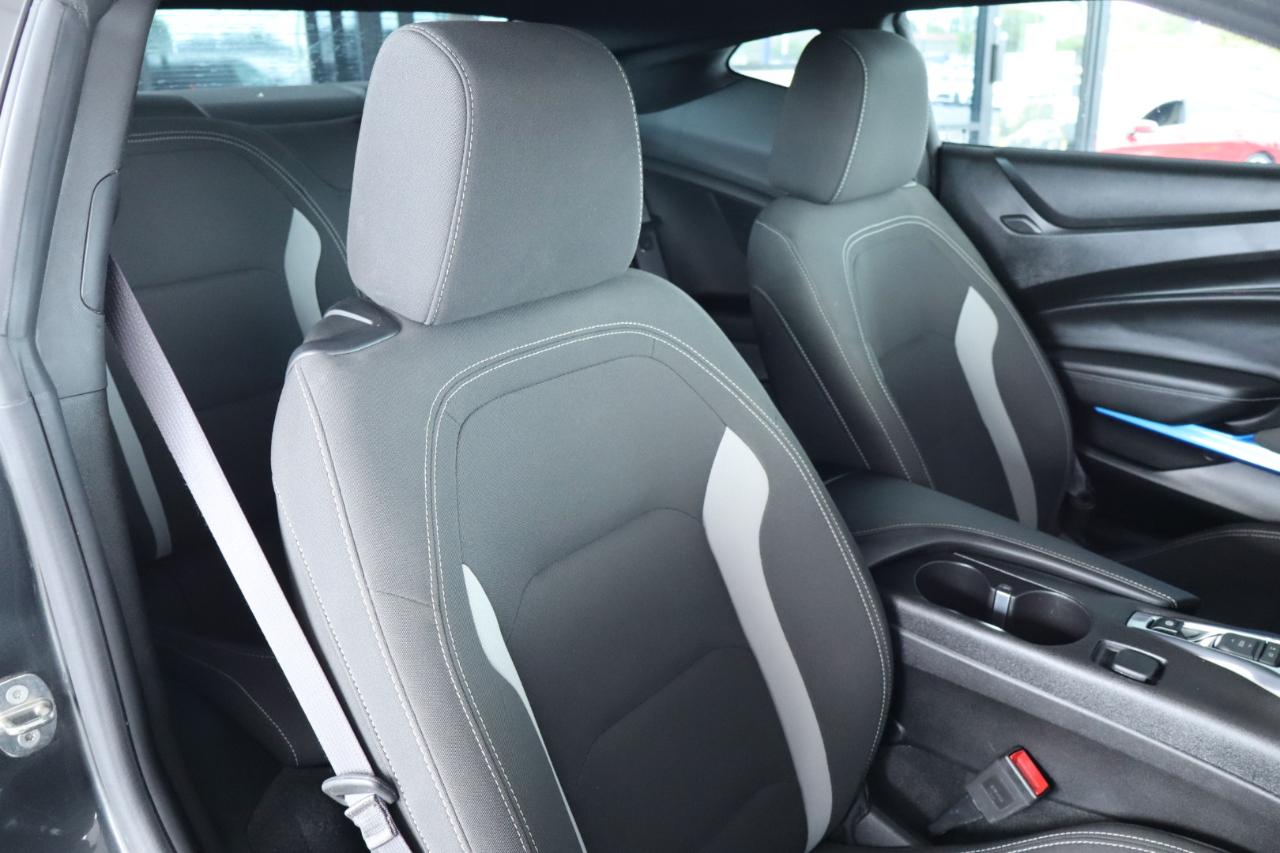 Chevrolet Camaro 2dr Cpe 1LT 2017