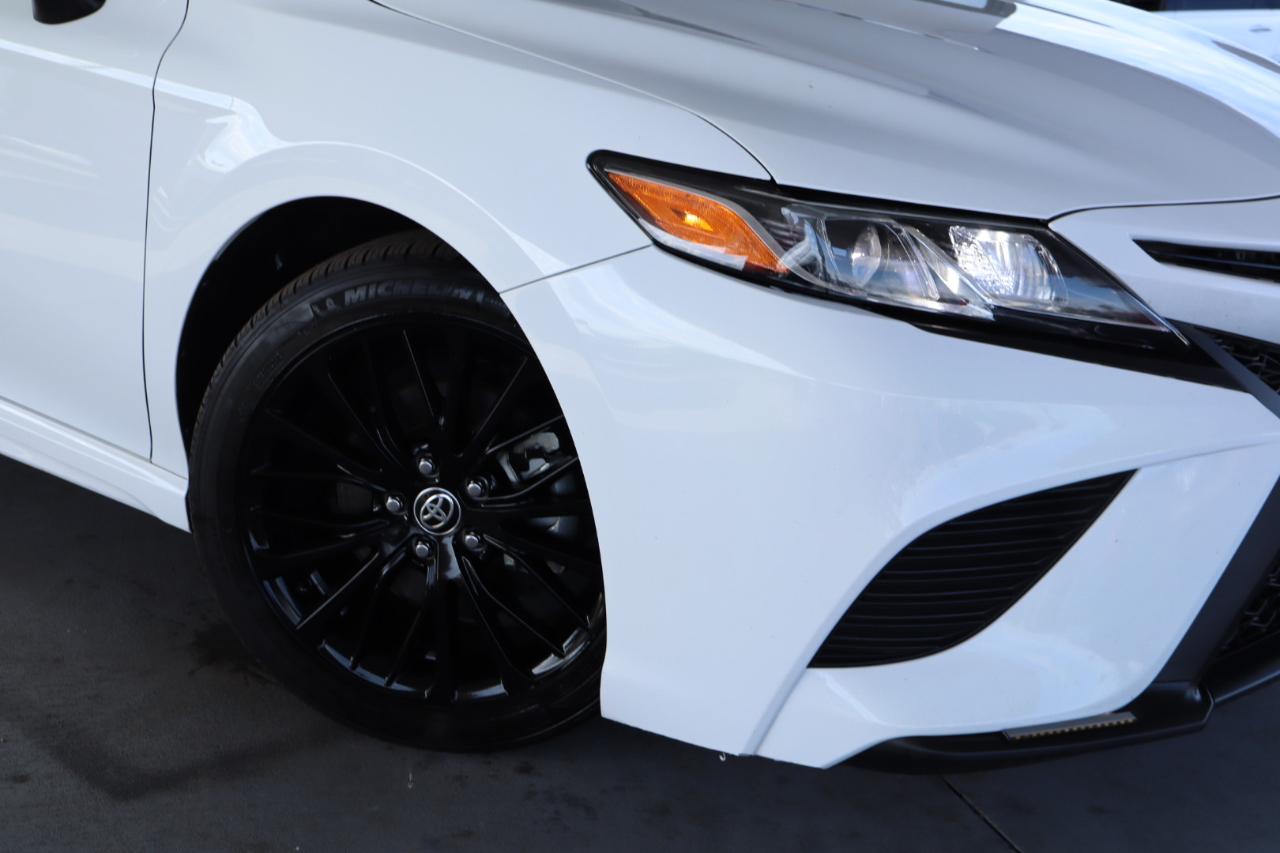 Toyota Camry SE Auto (Natl) 2020