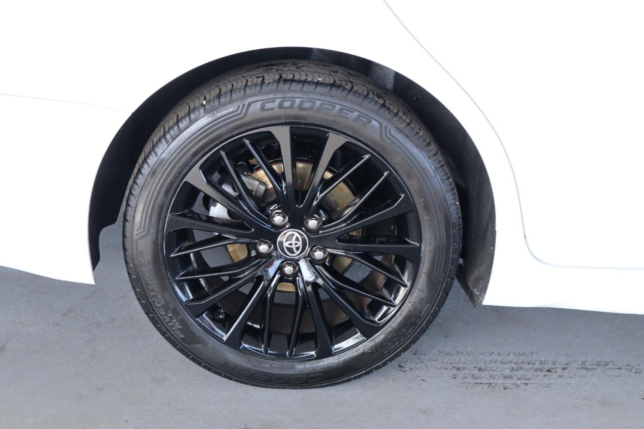 Toyota Camry SE Auto (Natl) 2020