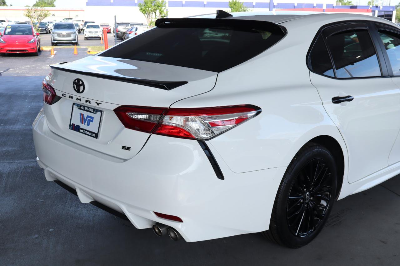 Toyota Camry SE Auto (Natl) 2020