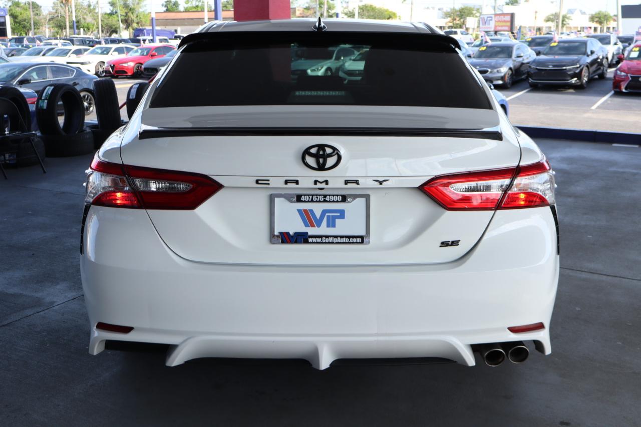 Toyota Camry SE Auto (Natl) 2020