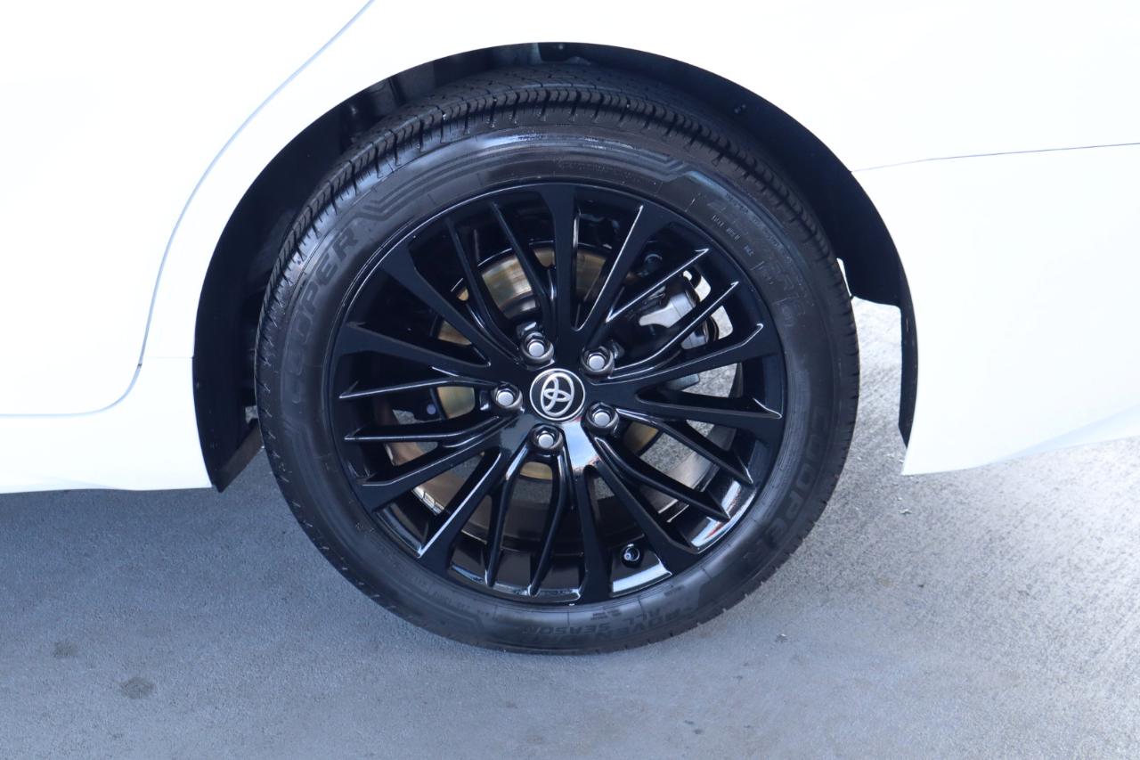 Toyota Camry SE Auto (Natl) 2020