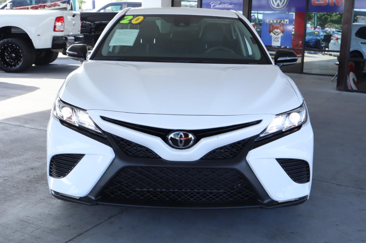 Toyota Camry SE Auto (Natl) 2020