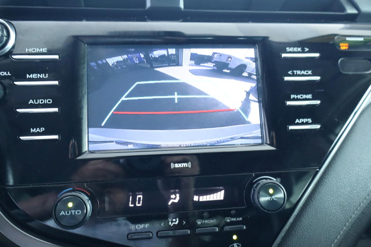 Toyota Camry SE Auto (Natl) 2020
