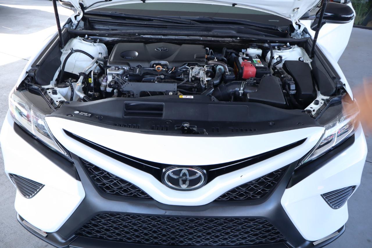 Toyota Camry SE Auto (Natl) 2020