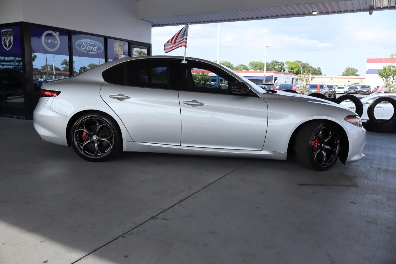 Alfa Romeo Giulia Sport RWD 2019