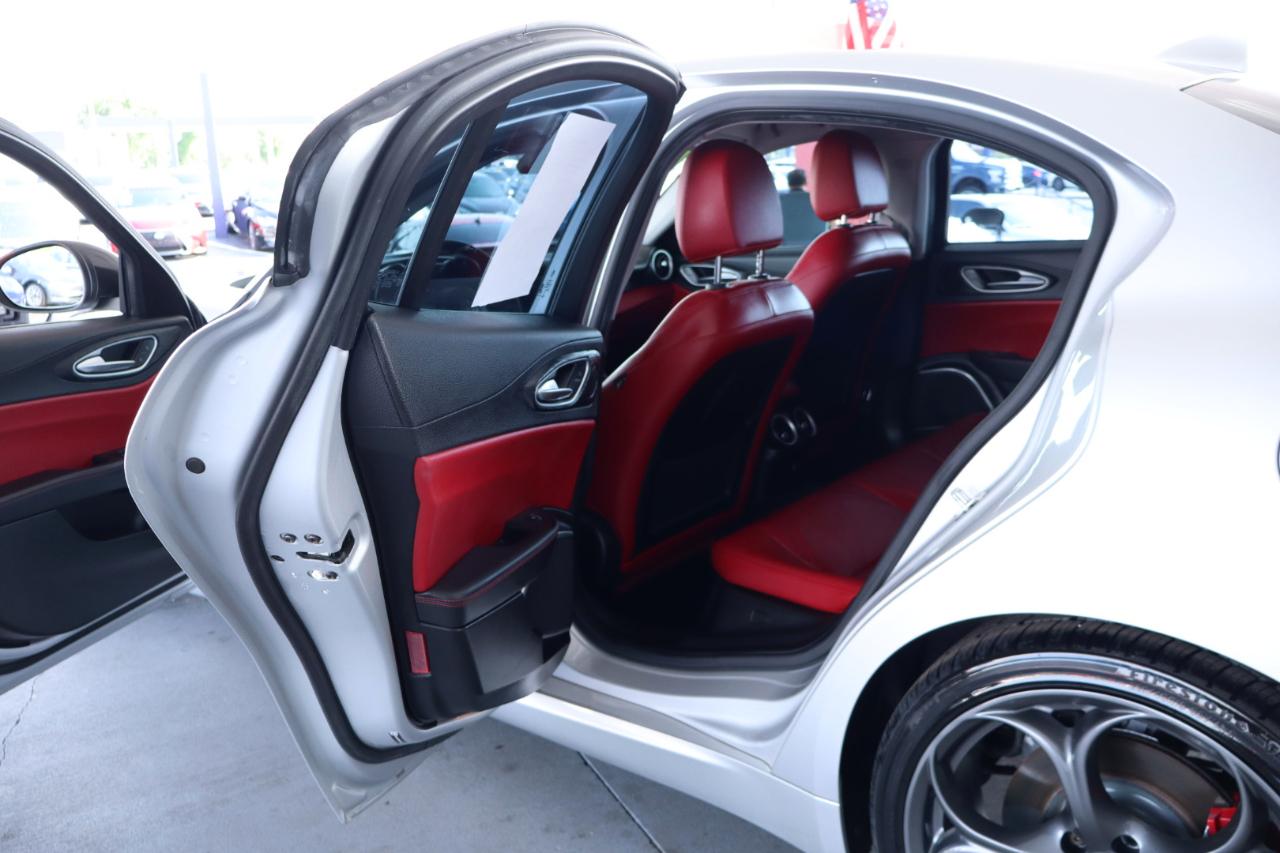Alfa Romeo Giulia Sport RWD 2019