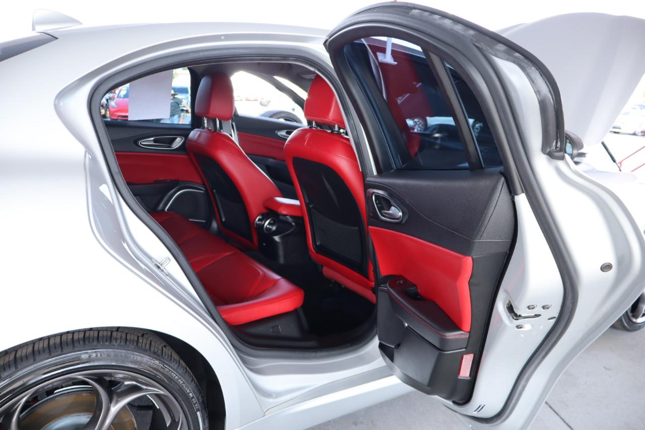 Alfa Romeo Giulia Sport RWD 2019