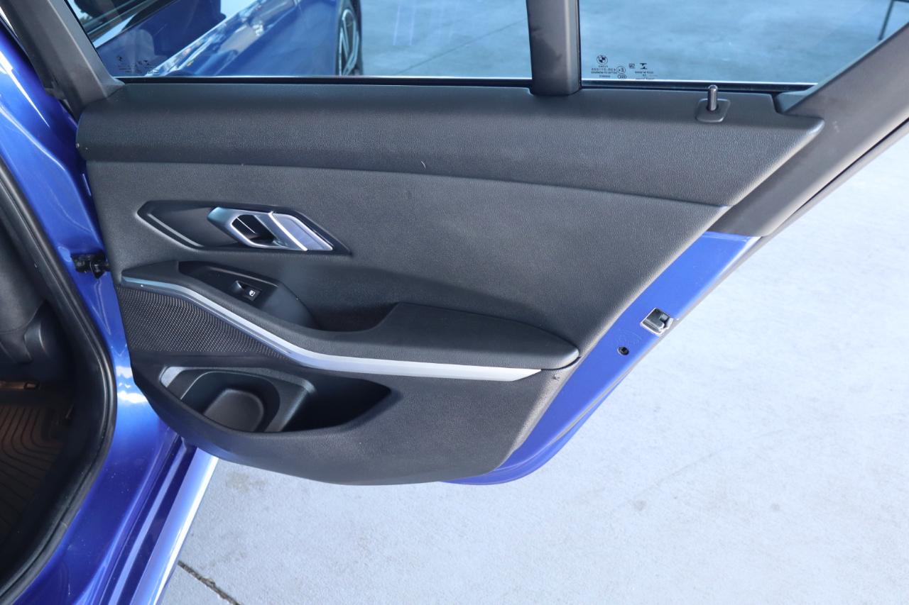 BMW 3 Series 330i xDrive Sedan 2019