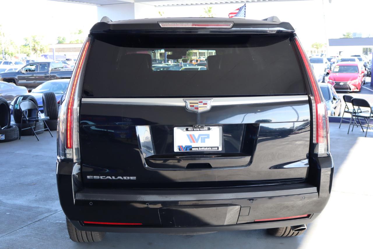 Cadillac Escalade 2WD 4dr Luxury 2018