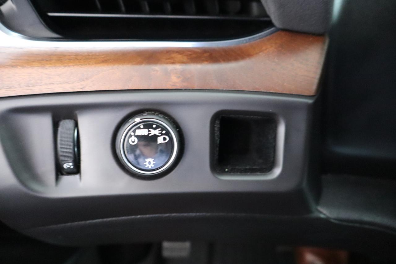 Cadillac Escalade 2WD 4dr Luxury 2018