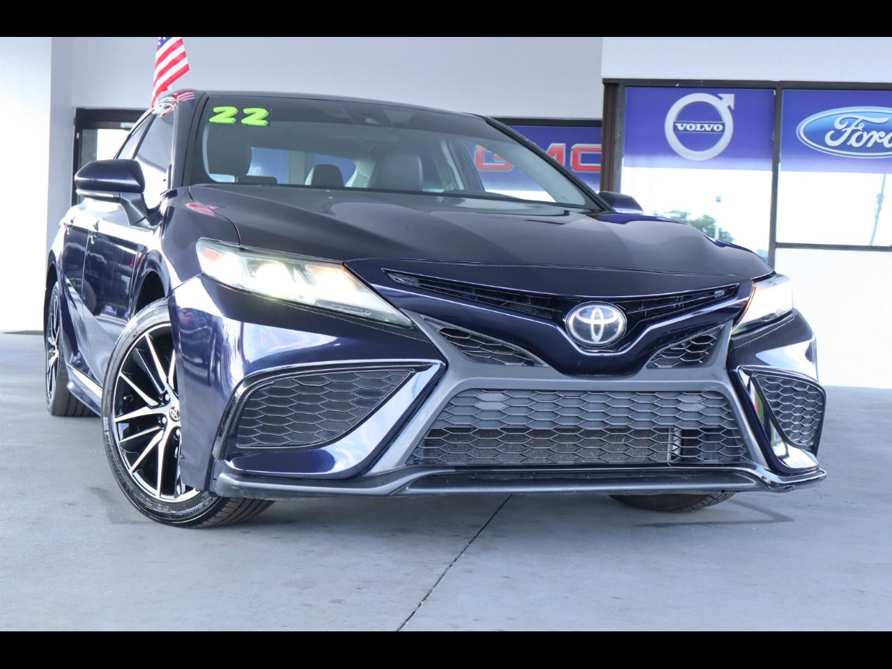 Toyota Camry SE Auto (Natl) 2022