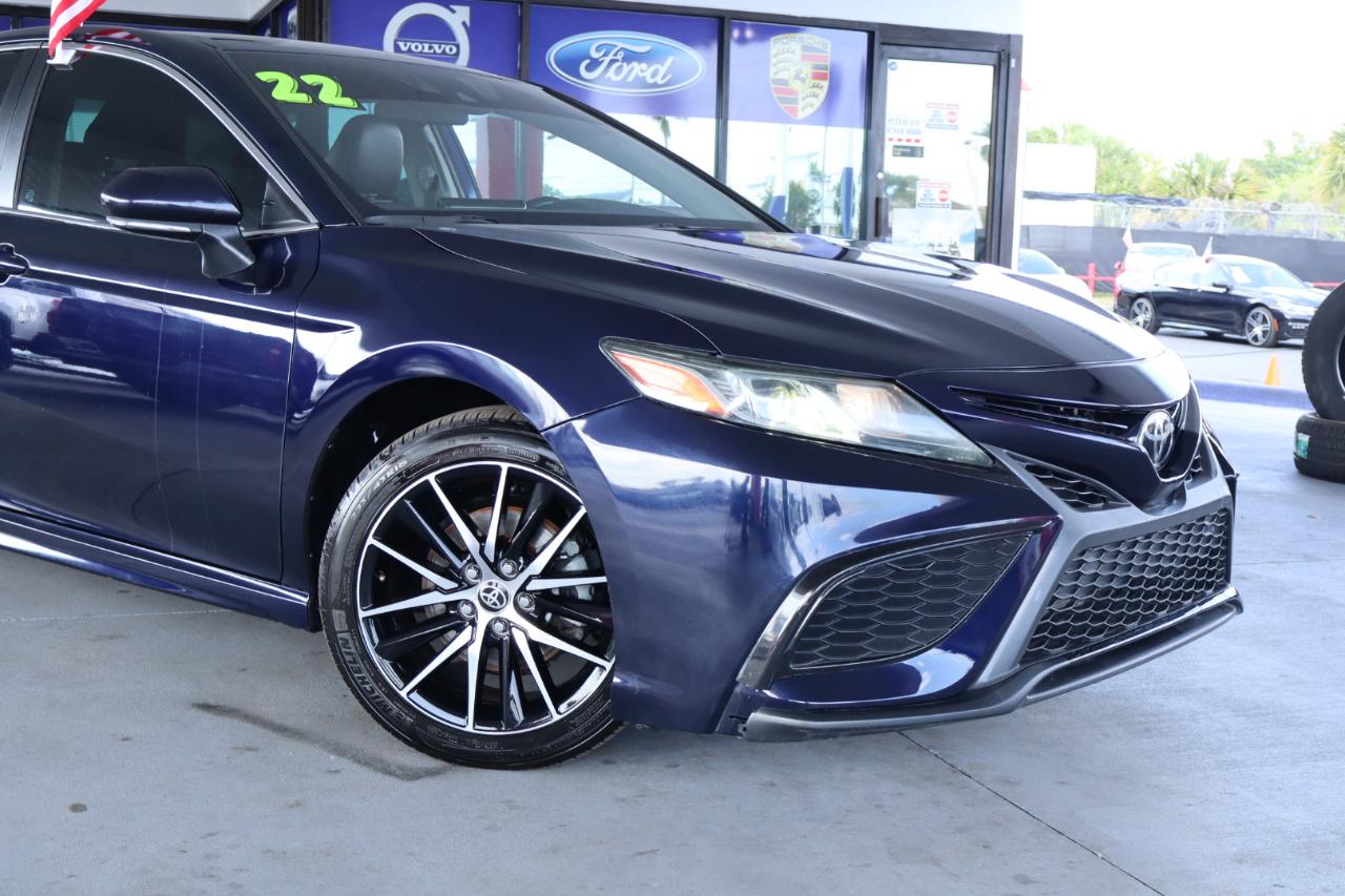 Toyota Camry SE Auto (Natl) 2022
