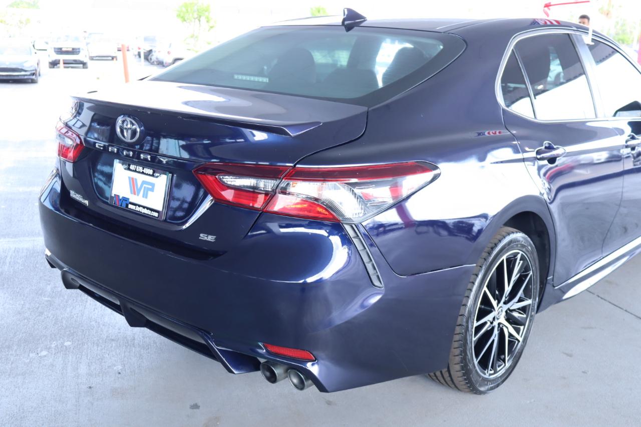 Toyota Camry SE Auto (Natl) 2022