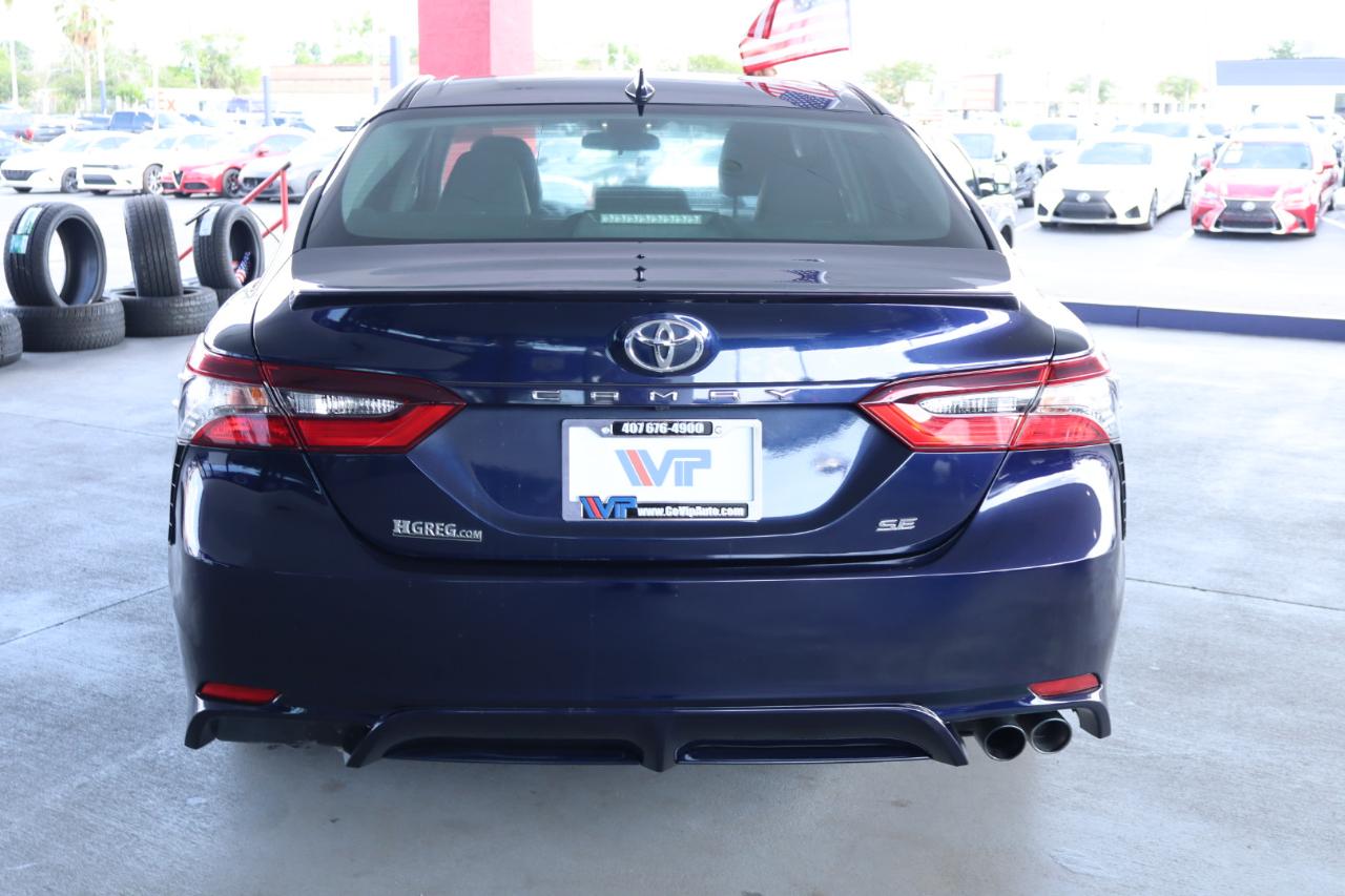 Toyota Camry SE Auto (Natl) 2022