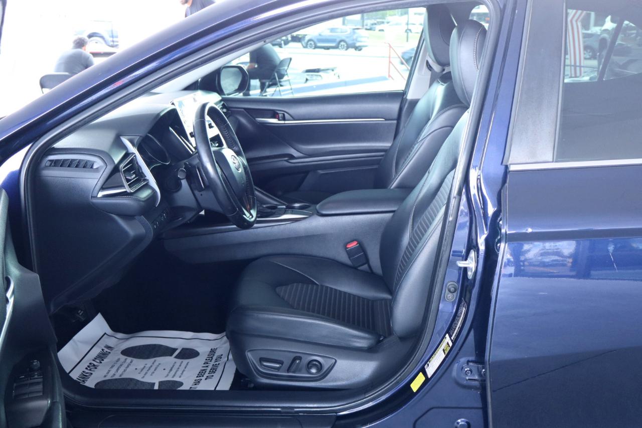 Toyota Camry SE Auto (Natl) 2022