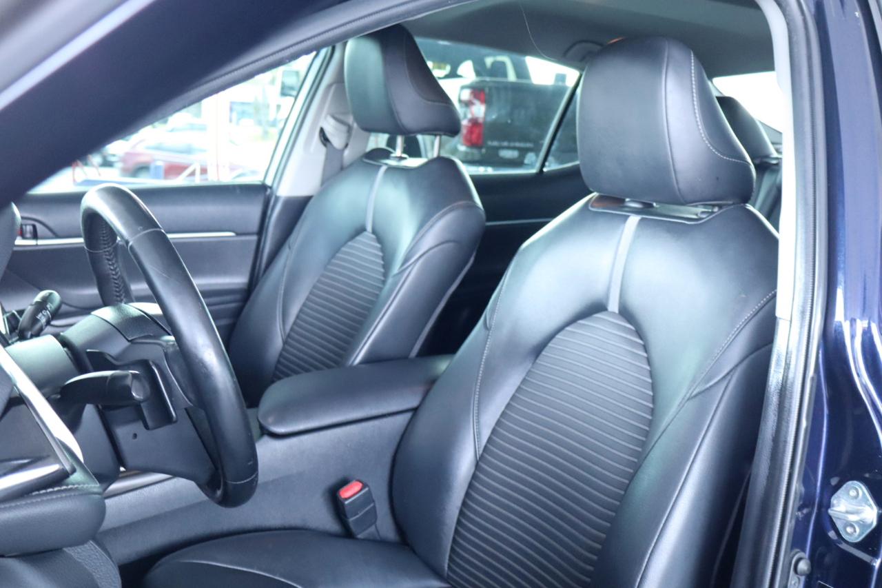 Toyota Camry SE Auto (Natl) 2022