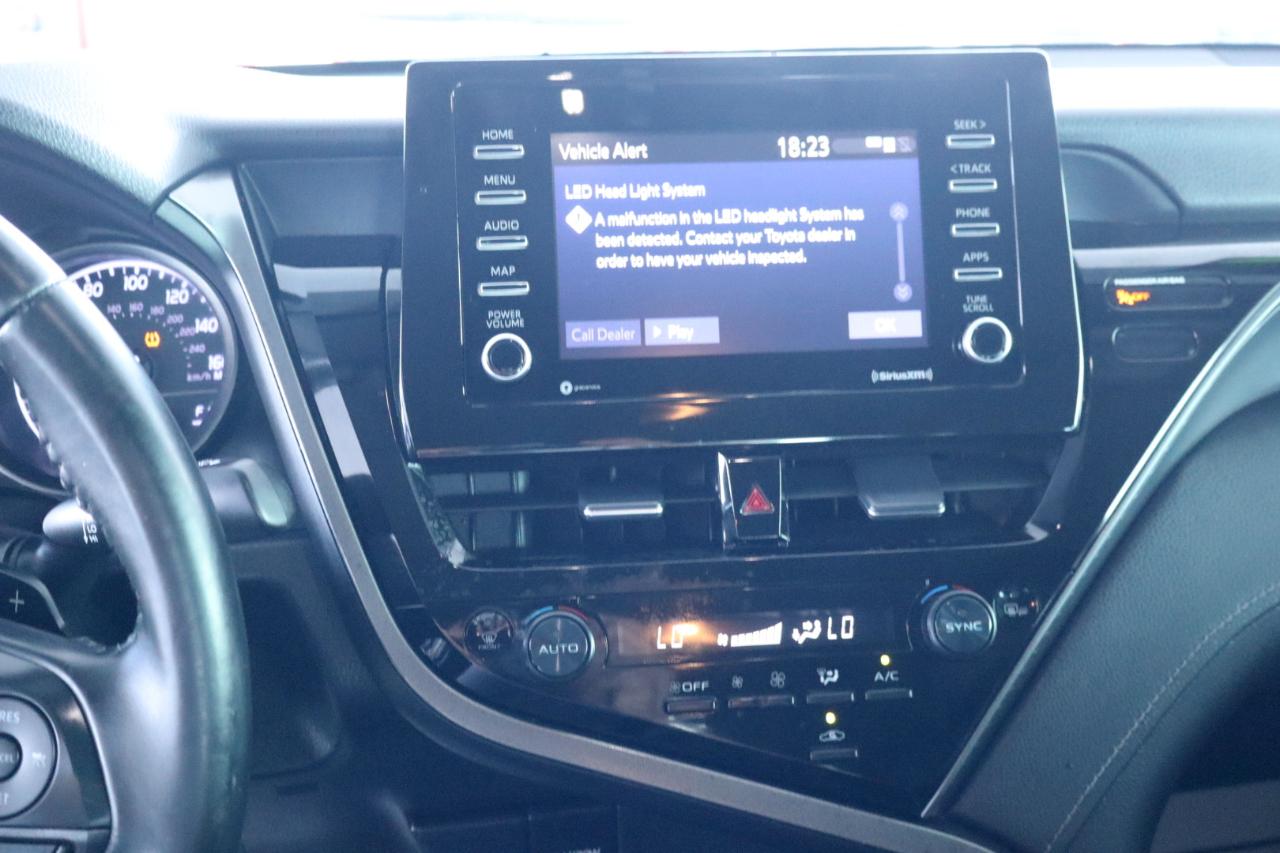 Toyota Camry SE Auto (Natl) 2022