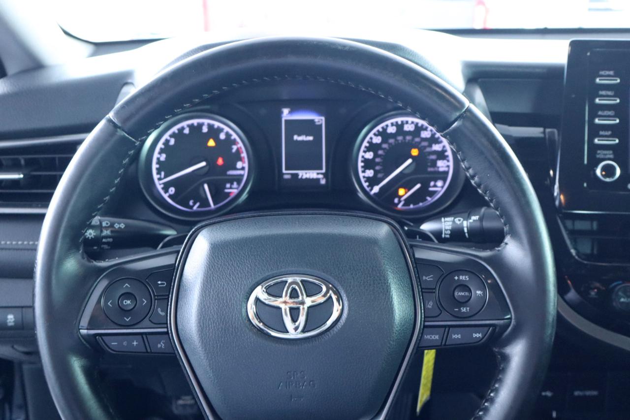 Toyota Camry SE Auto (Natl) 2022