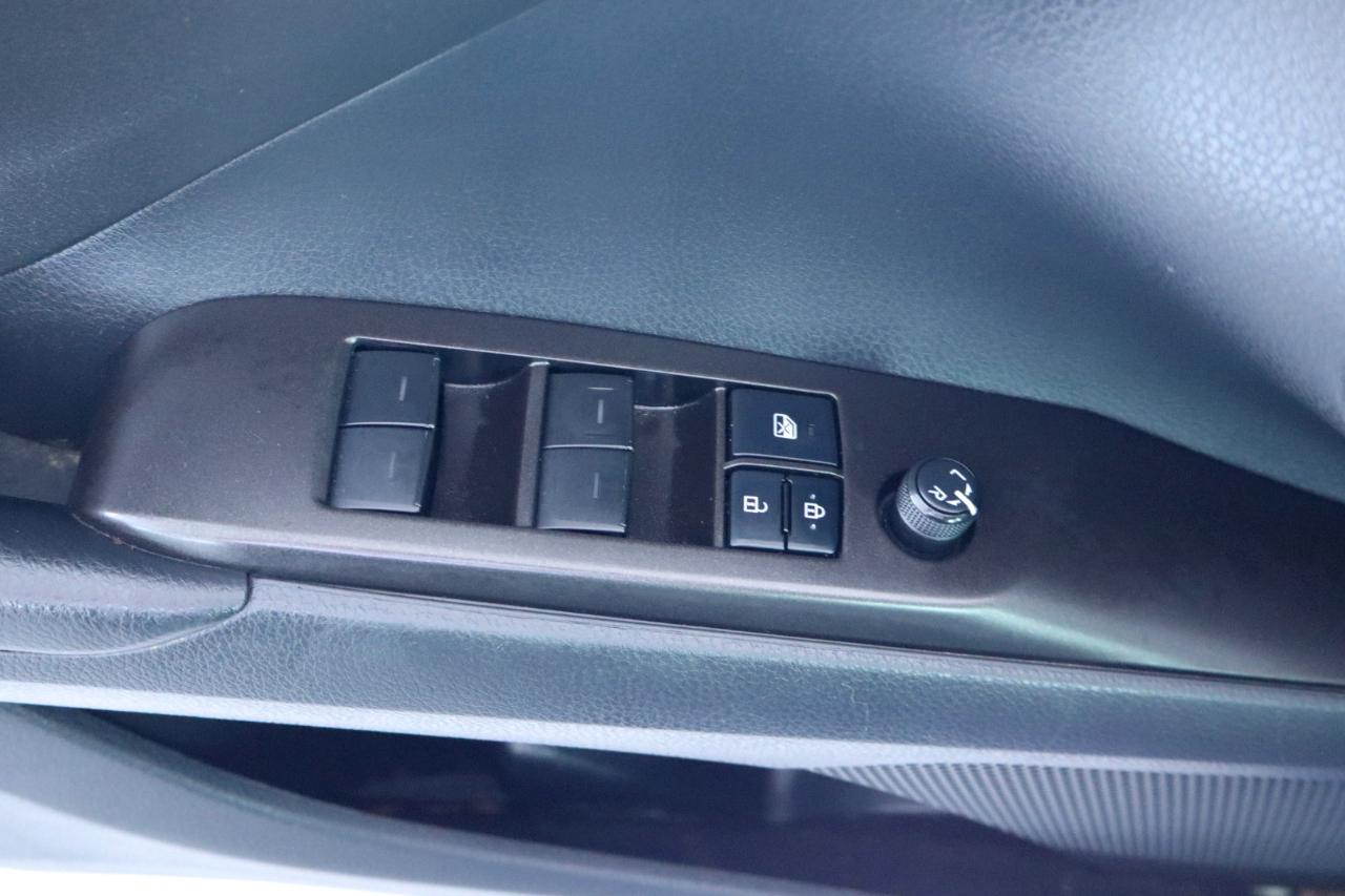 Toyota Camry SE Auto (Natl) 2022