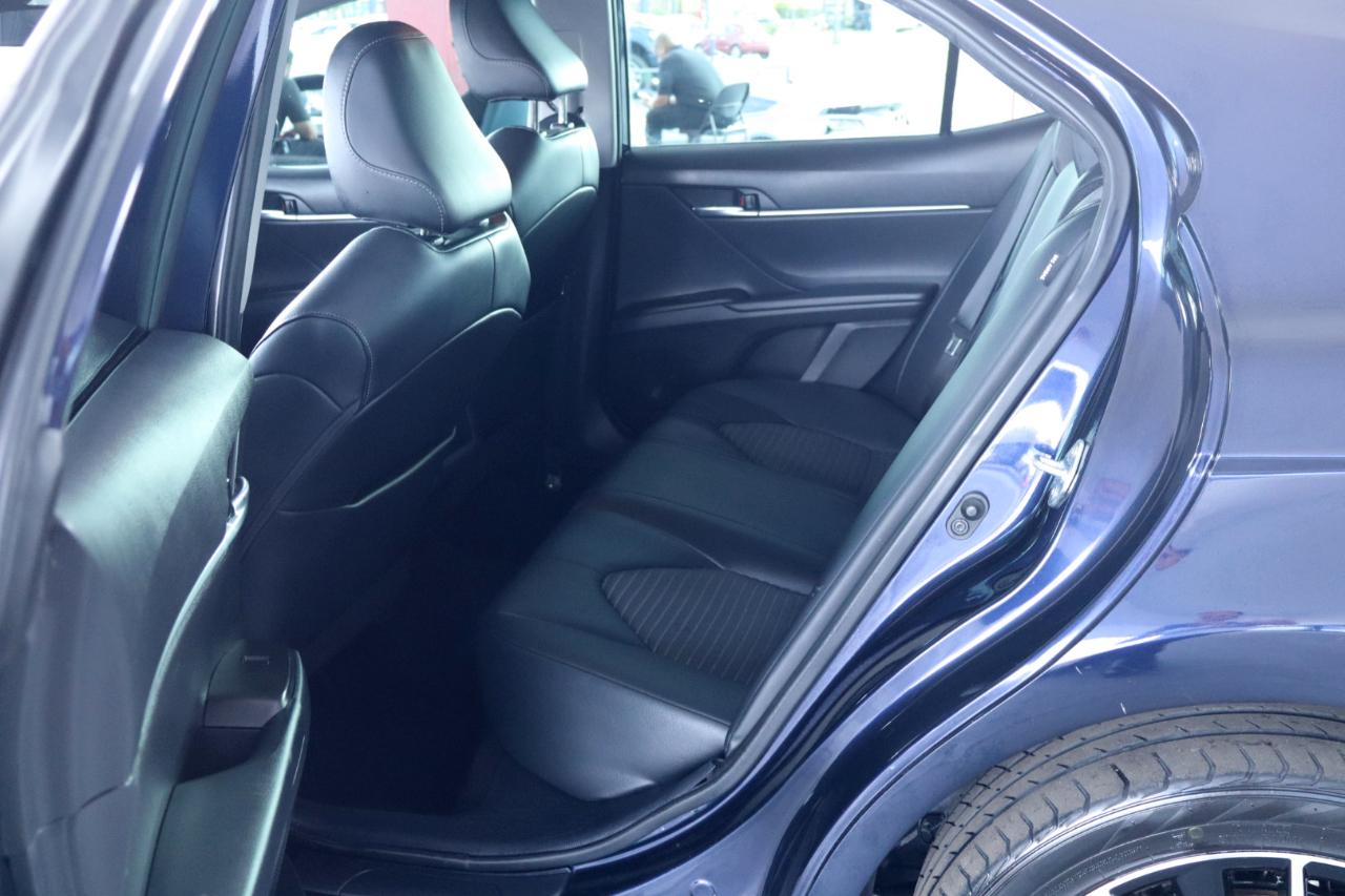 Toyota Camry SE Auto (Natl) 2022