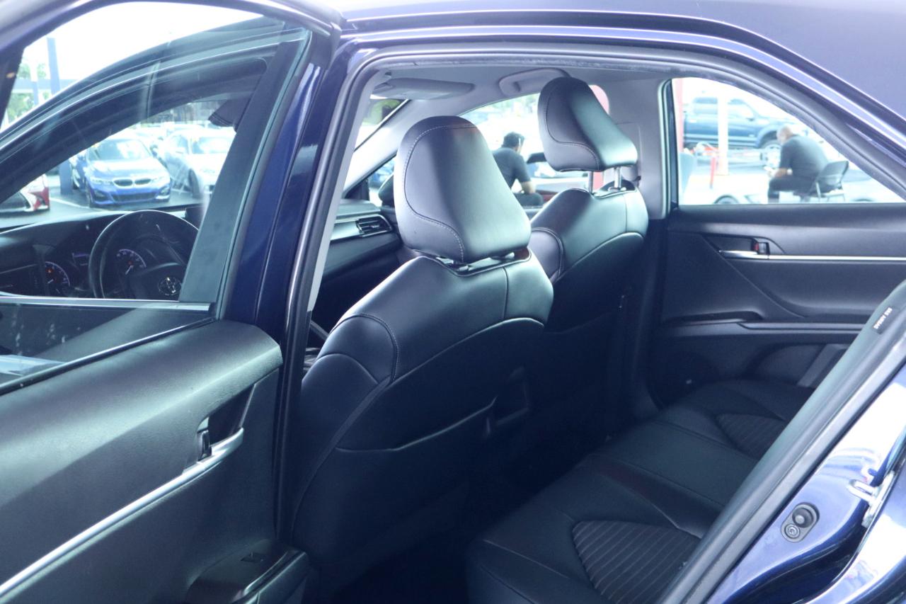 Toyota Camry SE Auto (Natl) 2022