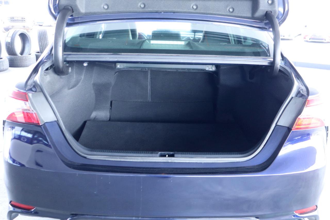 Toyota Camry SE Auto (Natl) 2022