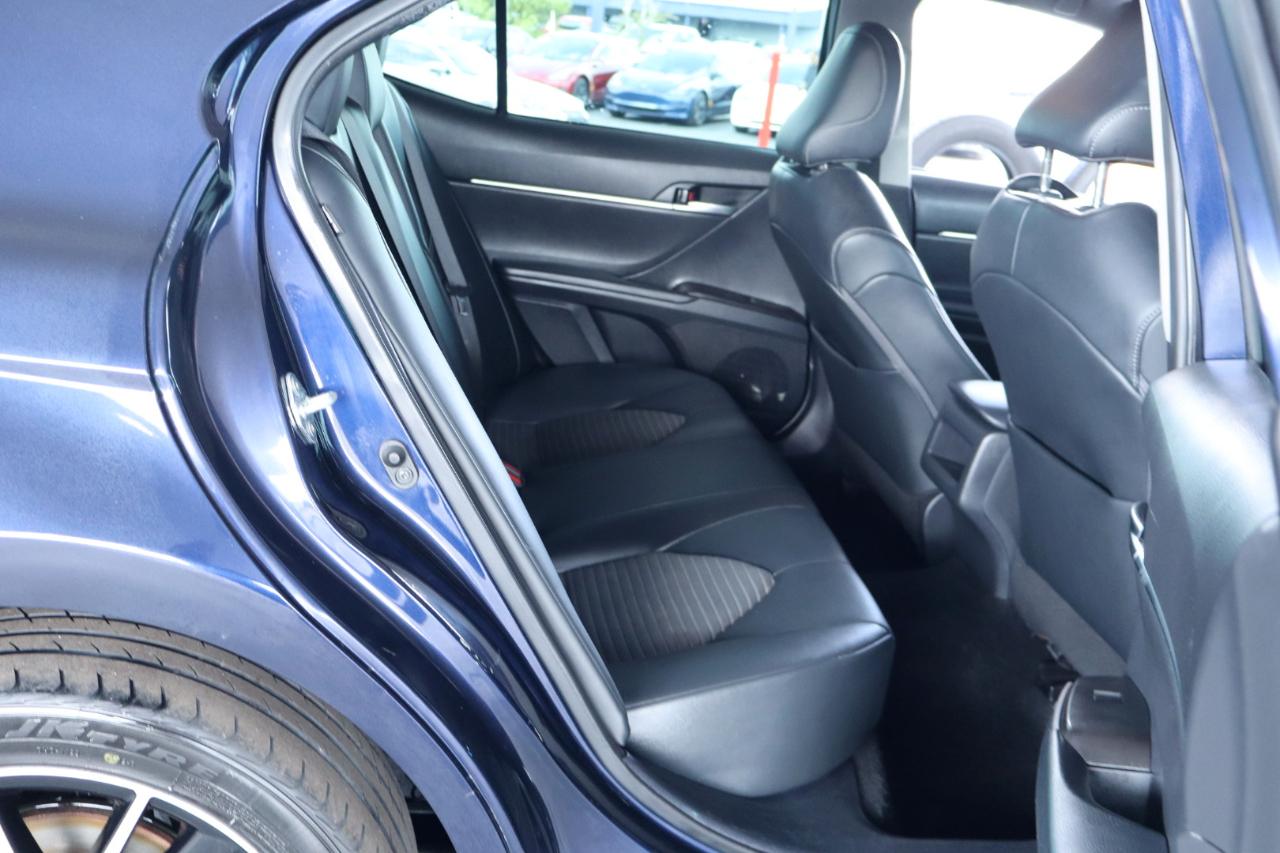 Toyota Camry SE Auto (Natl) 2022