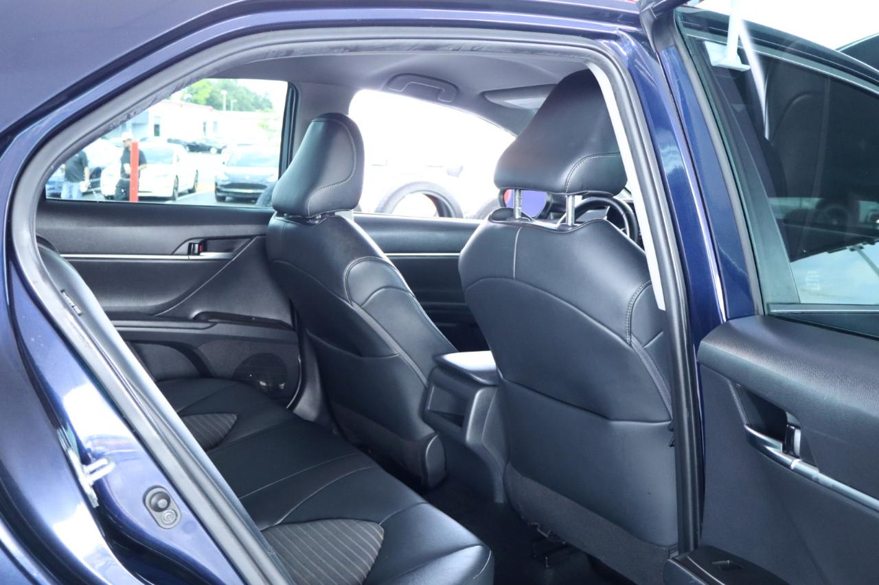 Toyota Camry SE Auto (Natl) 2022