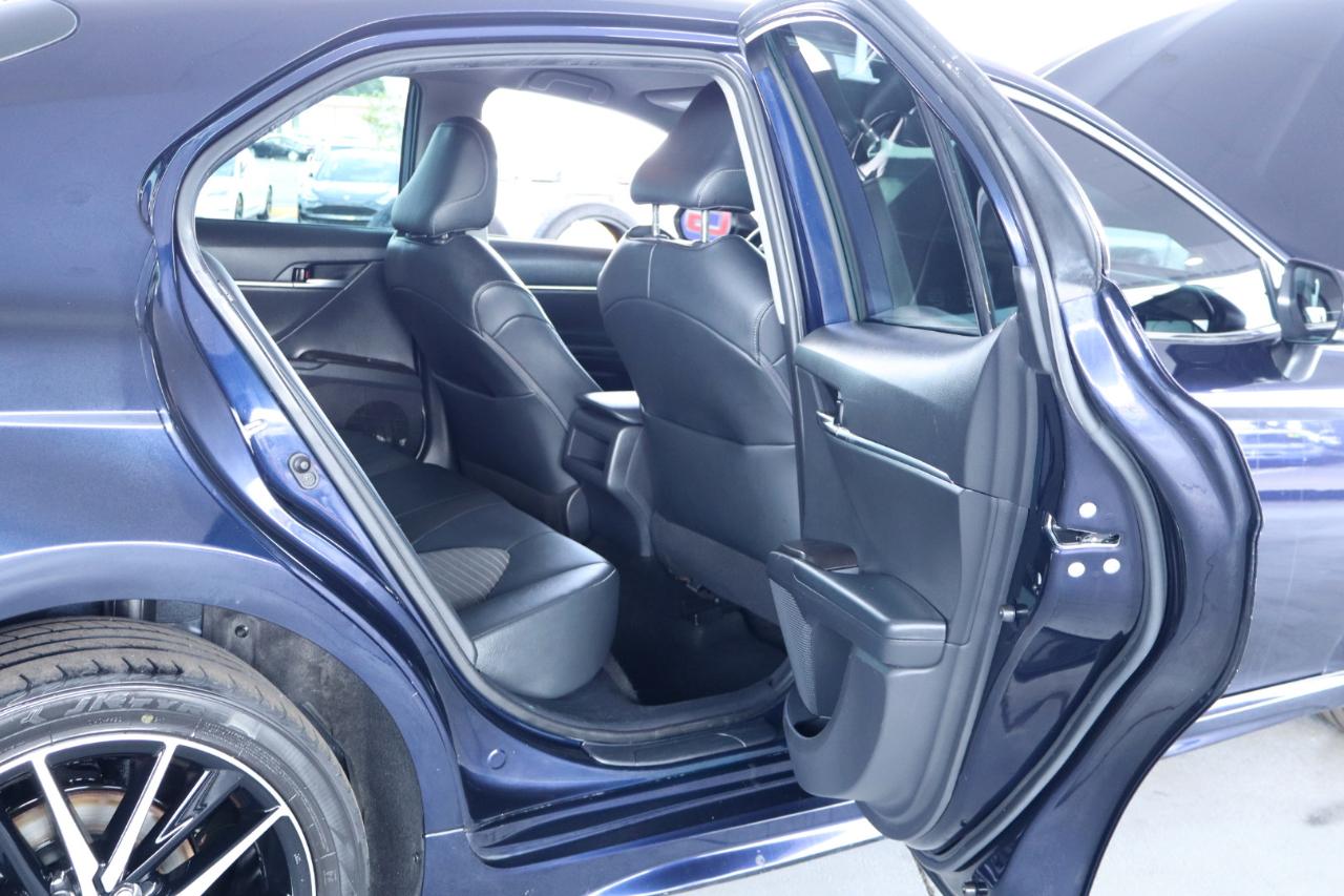 Toyota Camry SE Auto (Natl) 2022