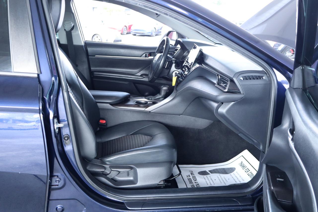 Toyota Camry SE Auto (Natl) 2022