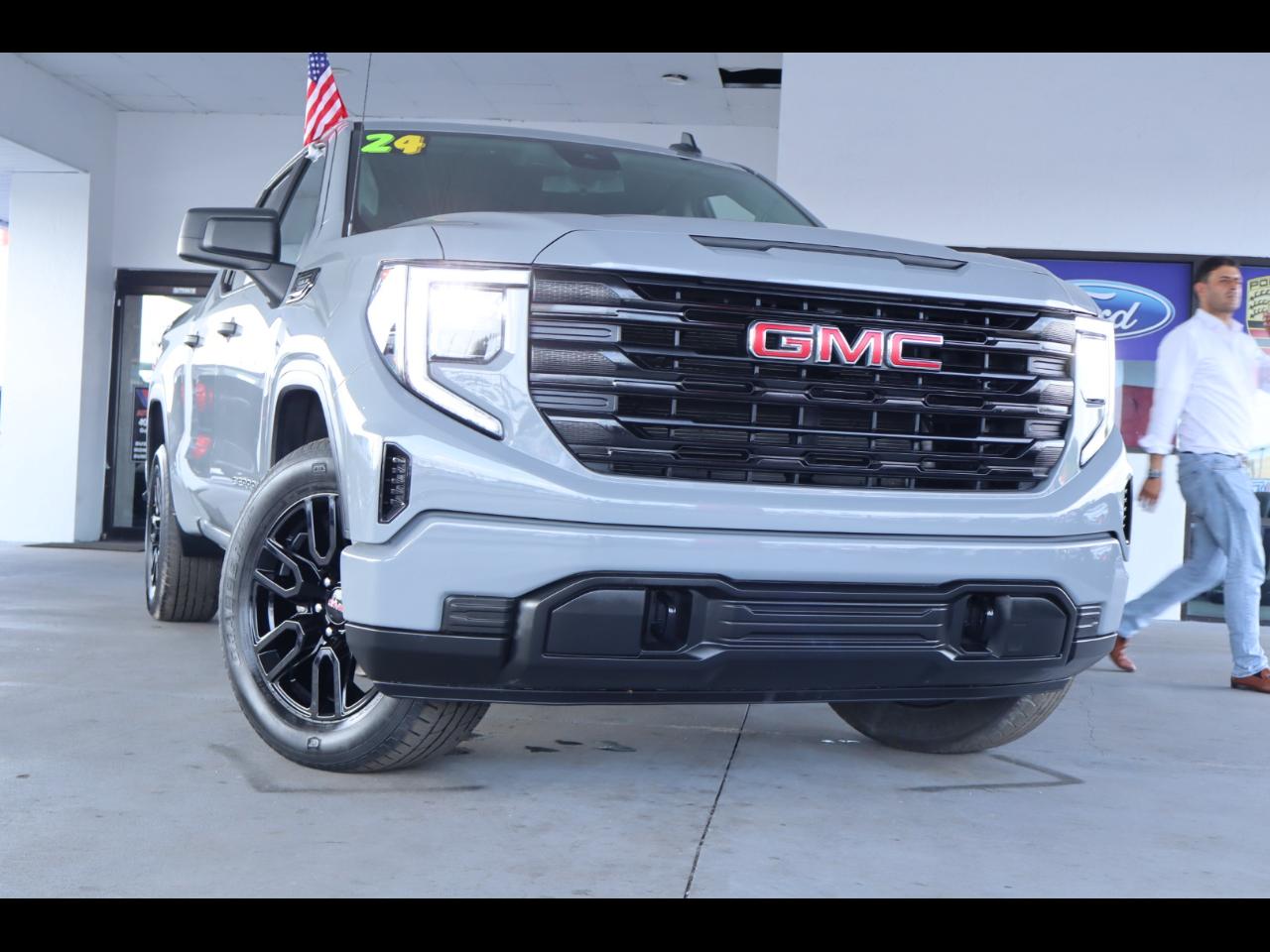 GMC Sierra 1500 4WD Crew Cab 147" Pro 2024