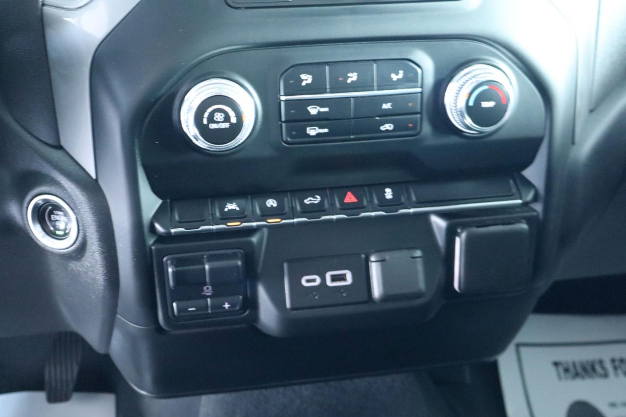 GMC Sierra 1500 4WD Crew Cab 147" Pro 2024